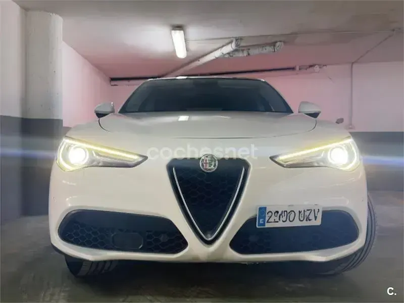 Usado Alfa Romeo Stelvio 280 CV (205 kW) 2017 Blanco SUV