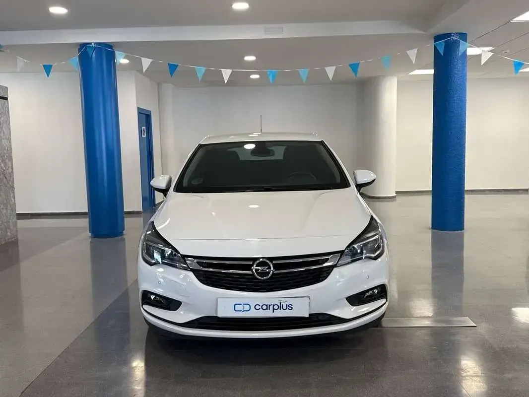 Usado Opel Astra S 110 CV (80 kW) 2019 Blanco Utilitario