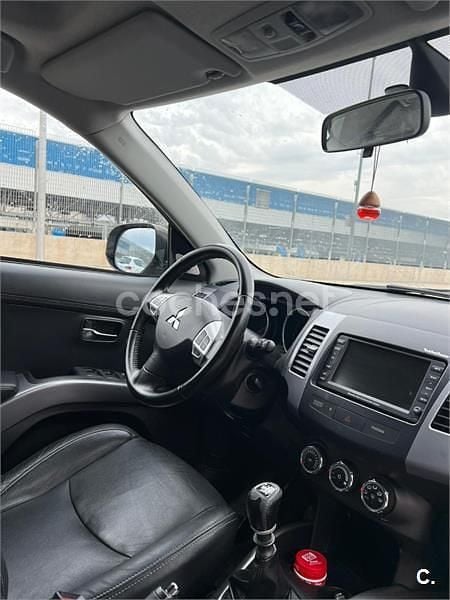 Usado Mitsubishi Outlander Motion 177 CV (130 kW) 2012 Gris / plata SUV