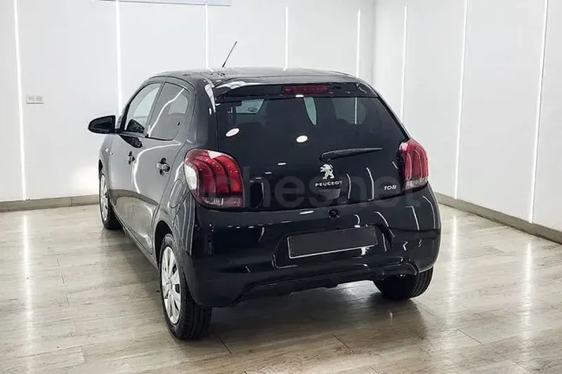Usado Peugeot 108 Active 72 CV (52 kW) 2022 Negro Berlina