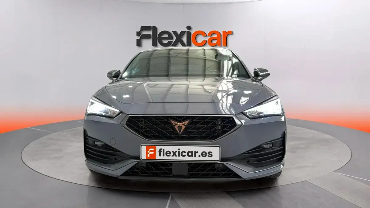 Usado Cupra Leon 150 CV (110 kW) 2023 Gris Berlina