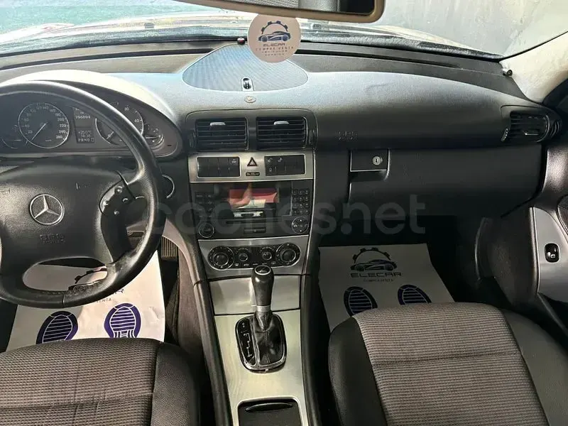 Usado Mercedes C220 Elegance 150 CV (110 kW) 2005 Negro Berlina