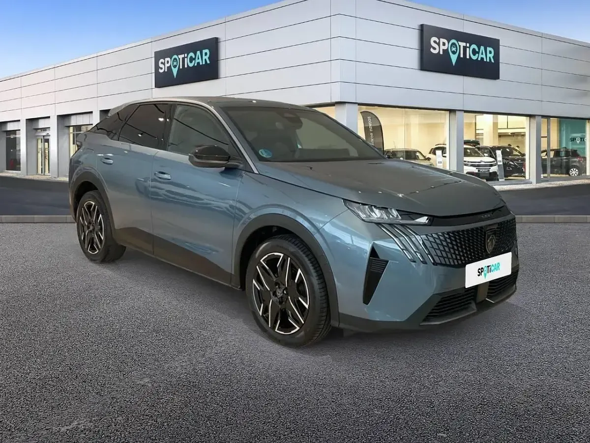 Usado Peugeot 3008 Allure 136 CV (100 kW) 2024 Azul SUV
