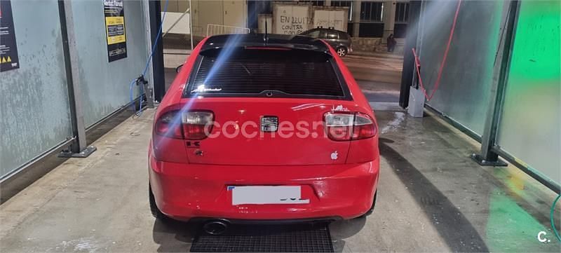 Usado Seat Leon 150 CV (110 kW) 2005 Rojo Utilitario