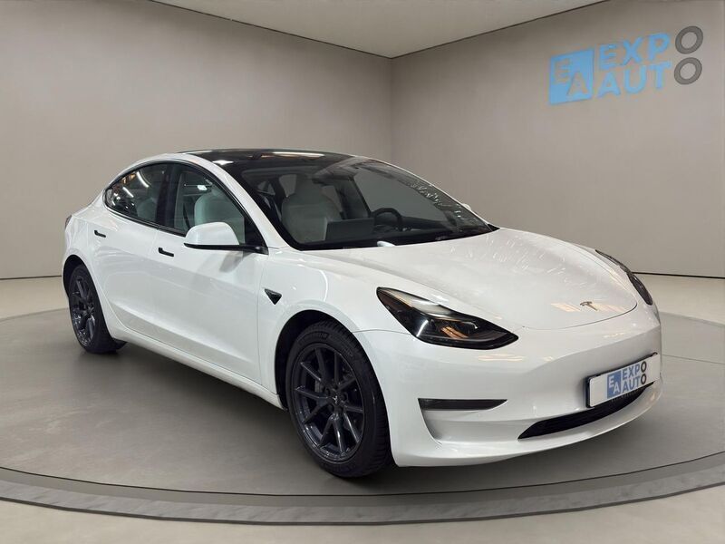 Blanco Usado 2022 Tesla Model 3 Berlina | 33.475 € (Un poco caro) - Imagen 1/4