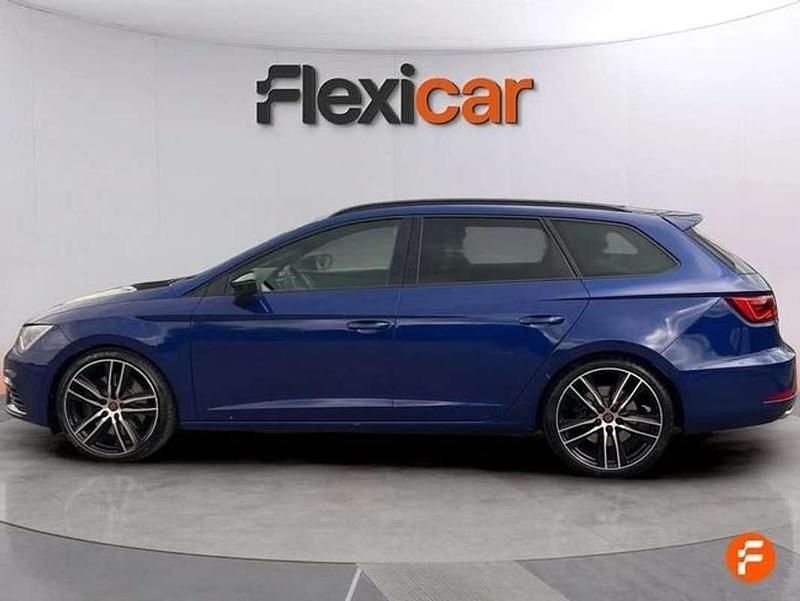 Usado Seat Leon ST 4Drive 300 CV (220 kW) 2019 Azul Familiar