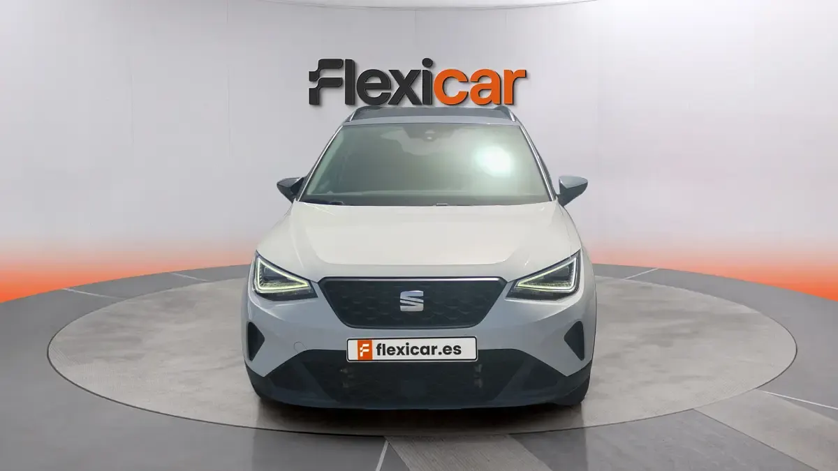 Usado Seat Arona Style 110 CV (80 kW) 2023 Blanco SUV
