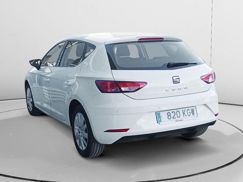 Usado Seat Leon Reference 110 CV (80 kW) 2018 Blanco Berlina