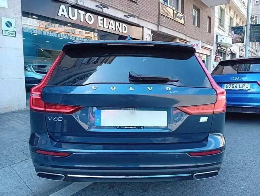 Usado Volvo V60 R-Design 341 CV (250 kW) 2022 Azul Familiar