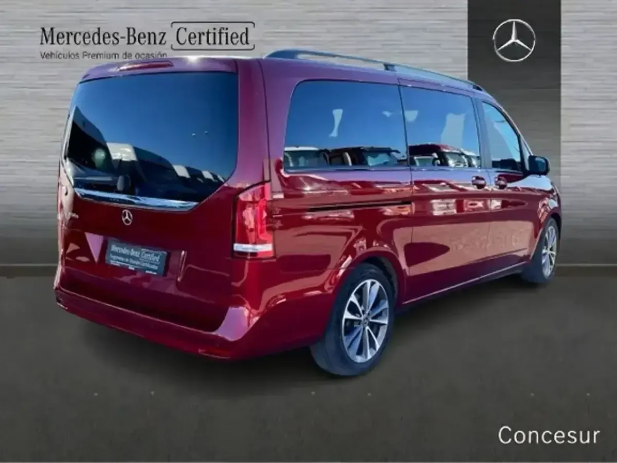 Usado Mercedes V250 Avantgarde 190 CV (139 kW) 2022 Rojo Monovolumen