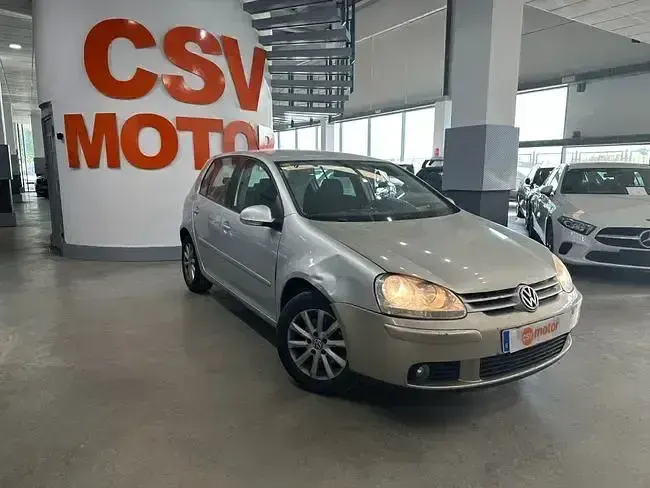 Usado VW Golf V GT 105 CV (77 kW) 2007 Gris / plata Berlina