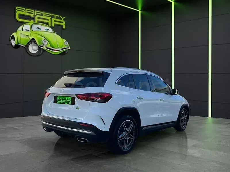 Usado Mercedes GLA200 150 CV (110 kW) 2022 Blanco SUV