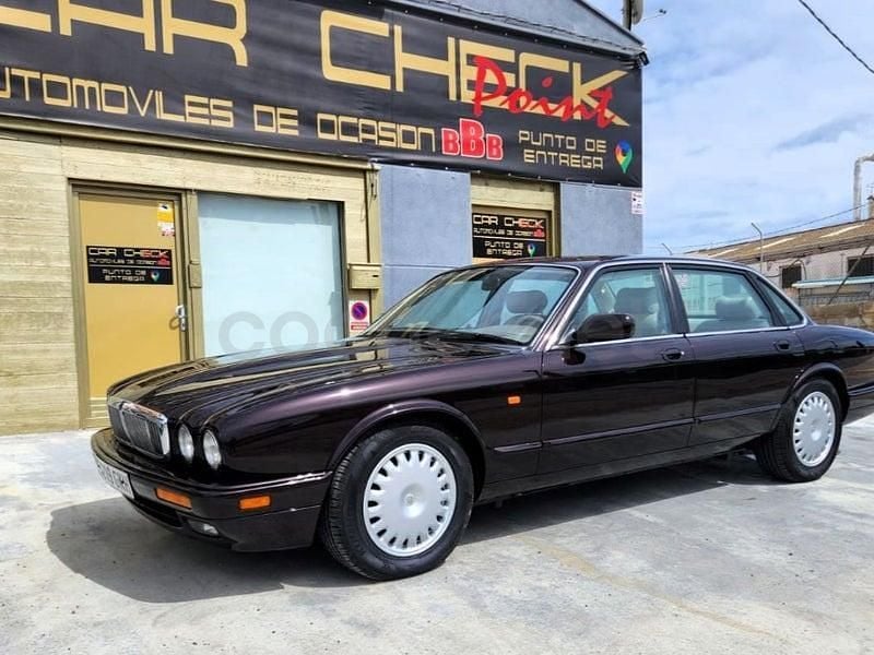 Usado Jaguar XJ6 Executive 216 CV (158 kW) 1995 Granate Berlina