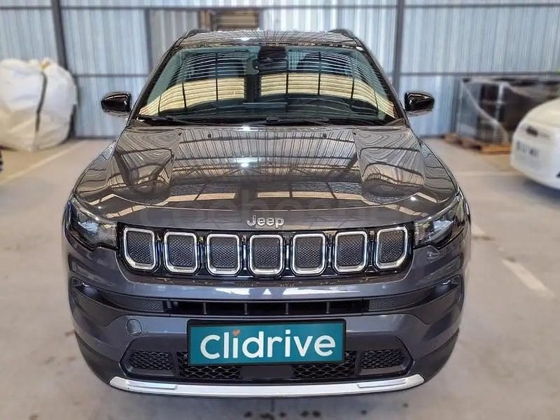 Usado Jeep Compass Limited 130 CV (95 kW) 2021 Gris / plata SUV