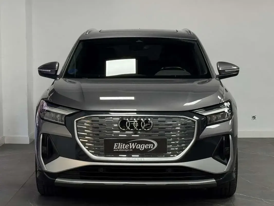 Usado Audi Q4 e-tron 150 kW (204 CV) 2022 Gris SUV
