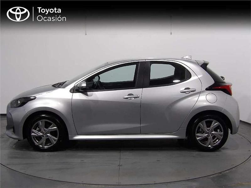 Usado Toyota Yaris Hybrid Active 116 CV (85 kW) 2025 Utilitario