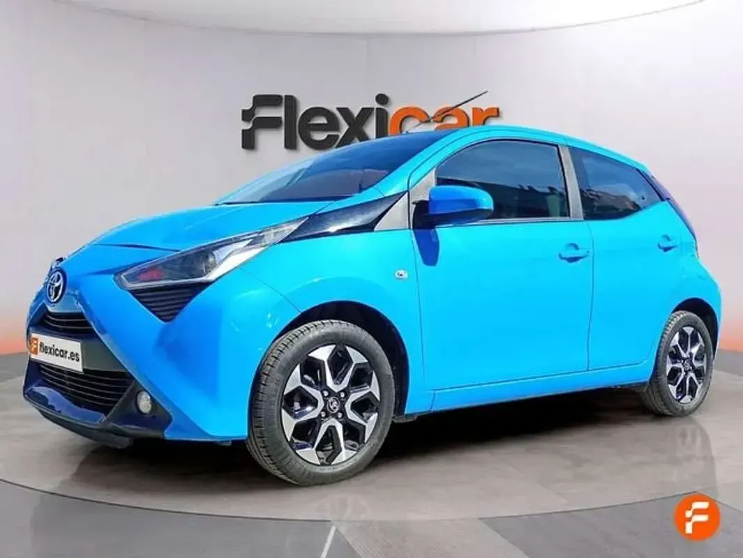 Usado Toyota Aygo X-cite 72 CV (52 kW) 2020 Azul Utilitario