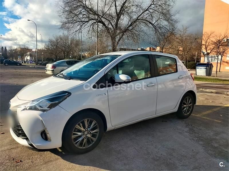 Blanco Usado 2018 Toyota Yaris Hybrid Active Berlina | 13.500 € (Buen precio) - Imagen 1/4