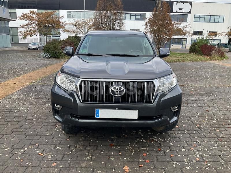Usado Toyota Land Cruiser 177 CV (130 kW) 2018 Gris / plata SUV