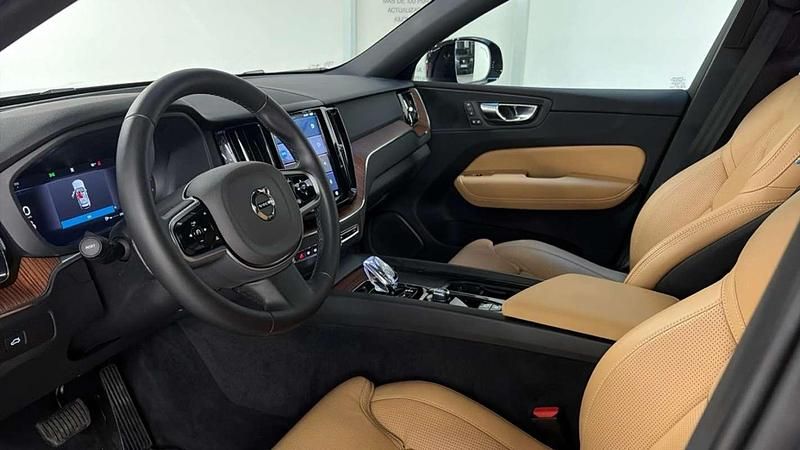 Usado Volvo XC60 Plus 250 CV (183 kW) 2024 Negro SUV