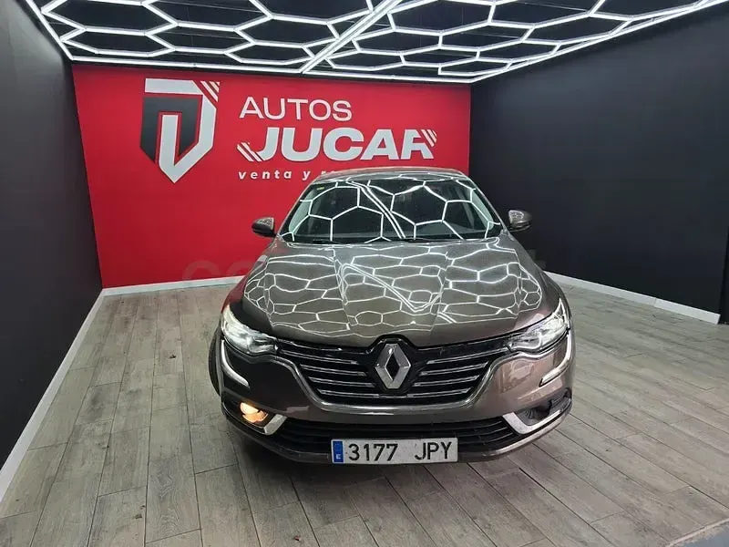 Usado Renault Talisman Intens 130 CV (95 kW) 2017 Marrón Berlina