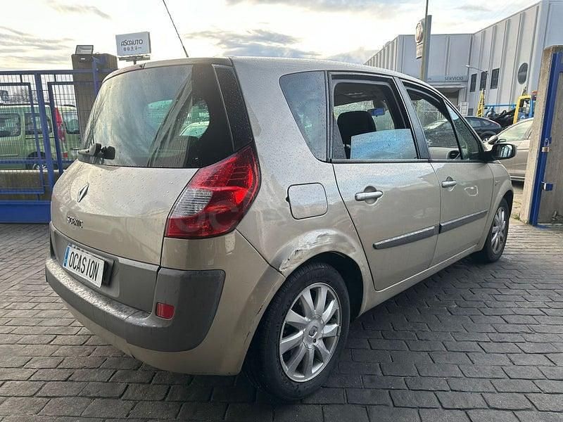 Usado Renault Scénic II Dynamique 85 CV (62 kW) 2007 Gris / plata Monovolumen