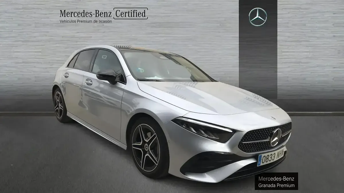 Usado Mercedes A180 136 CV (100 kW) 2025 Gris Berlina