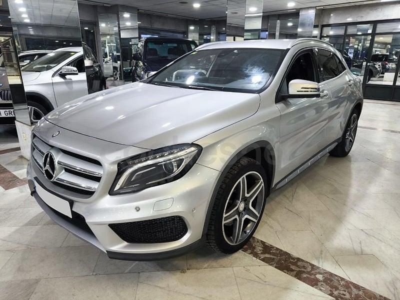 Usado Mercedes GLA220 AMG line 177 CV (130 kW) 2016 Gris / plata SUV