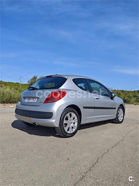 Usado Peugeot 207 90 CV (66 kW) 2007 Gris / plata Berlina