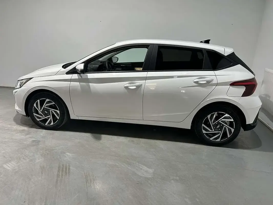 Ny Hyundai i20 101 HK (74 kW) 2025 Hvid Hatchback