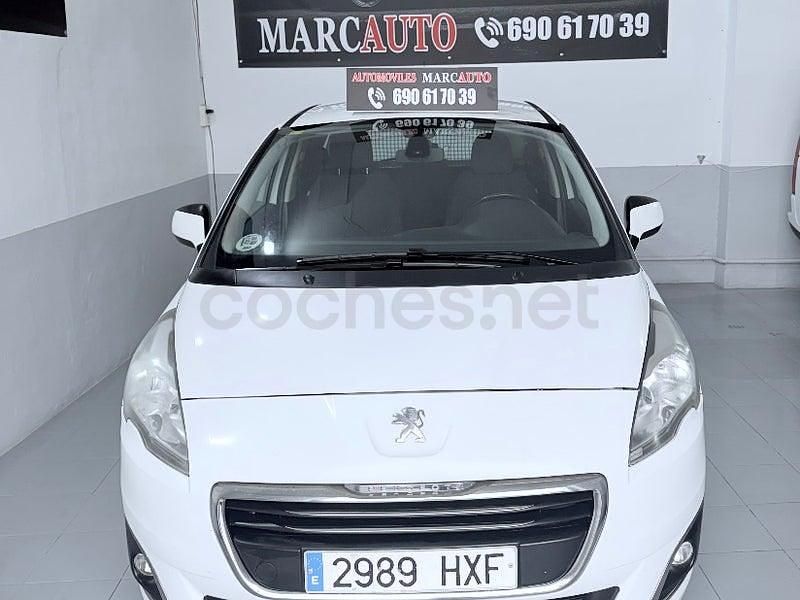 Usado Peugeot 5008 Active 115 CV (84 kW) 2014 Blanco Monovolumen