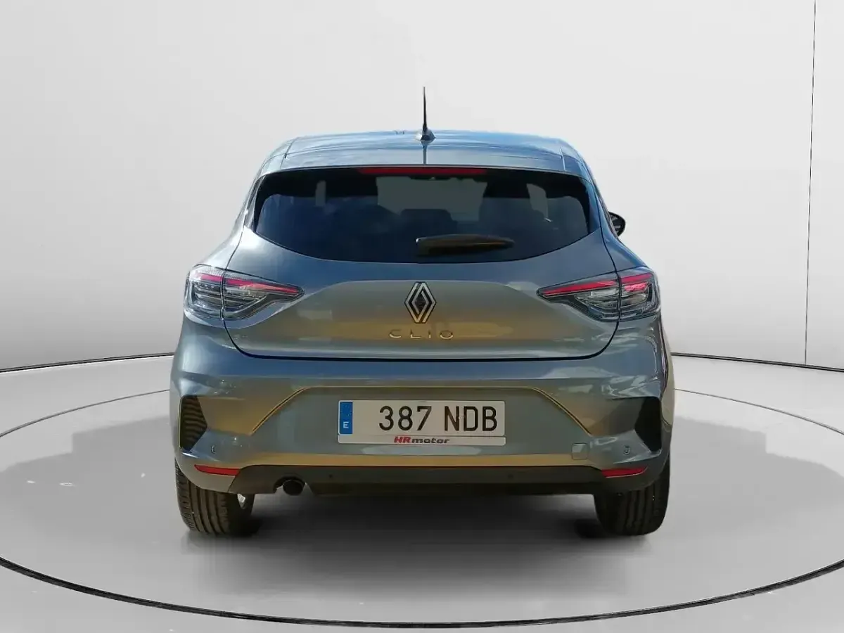 Usado Renault Clio V Evolution 100 CV (73 kW) 2025 Gris Berlina