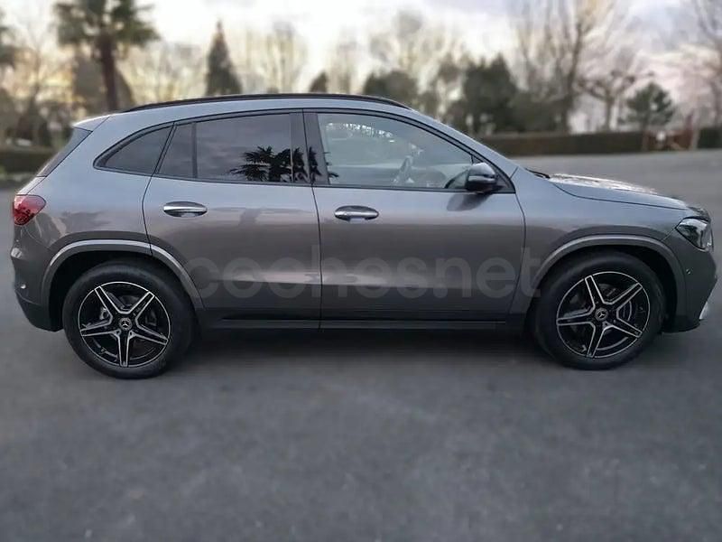 Usado Mercedes GLA200 163 CV (119 kW) 2025 Gris / plata SUV