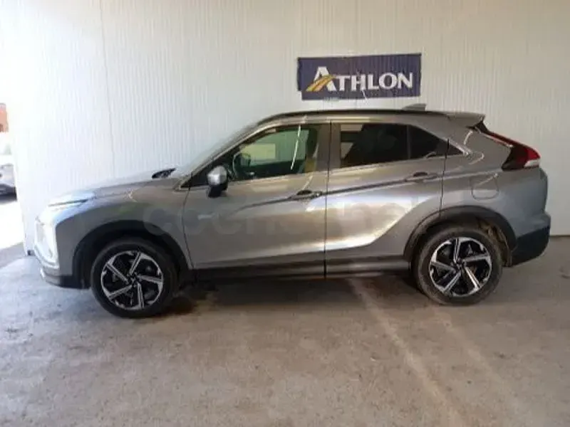 Usado Mitsubishi Eclipse Cross 188 CV (138 kW) 2024 Gris / plata SUV