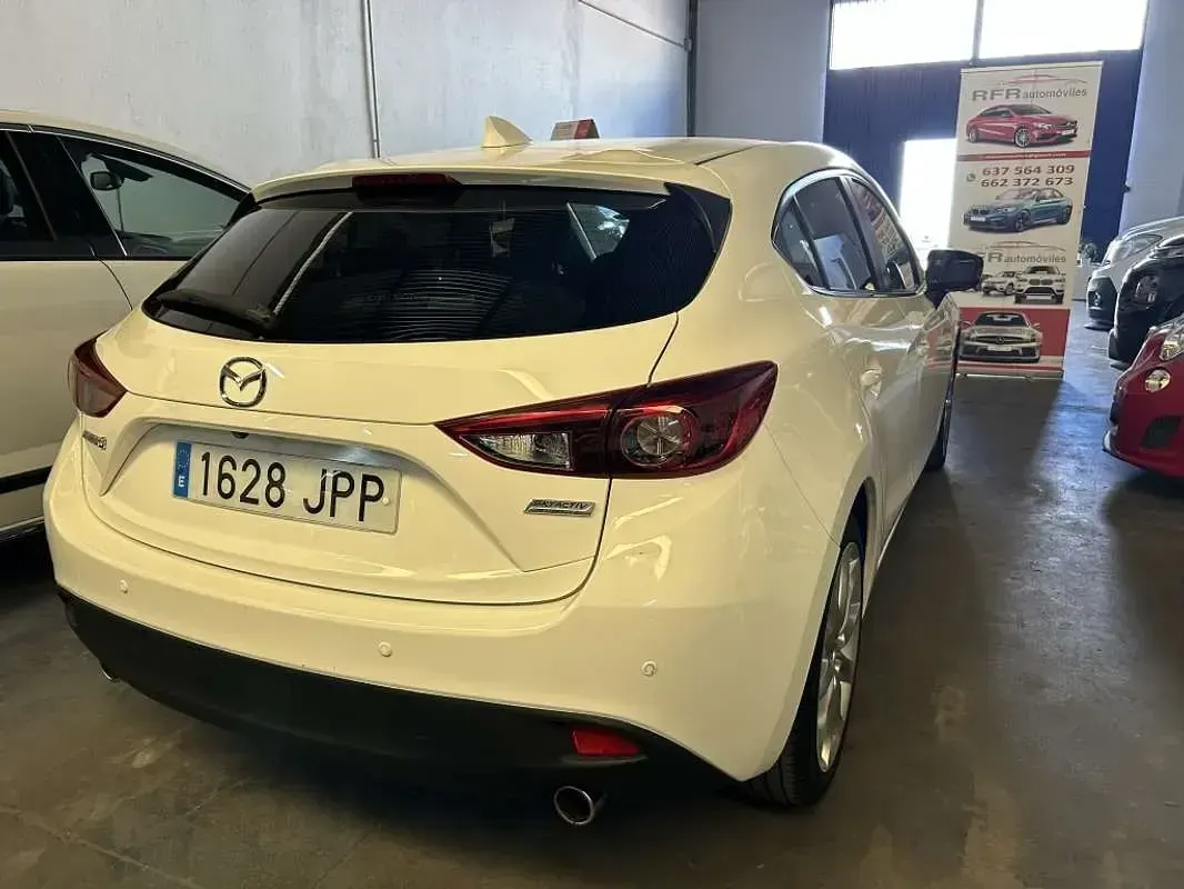 Usado Mazda 3 Luxury 150 CV (110 kW) 2016 Blanco Utilitario