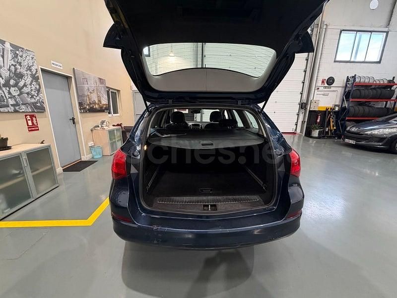 Usado Opel Astra Enjoy 125 HP (91 kW) 2011 Azul Sedan
