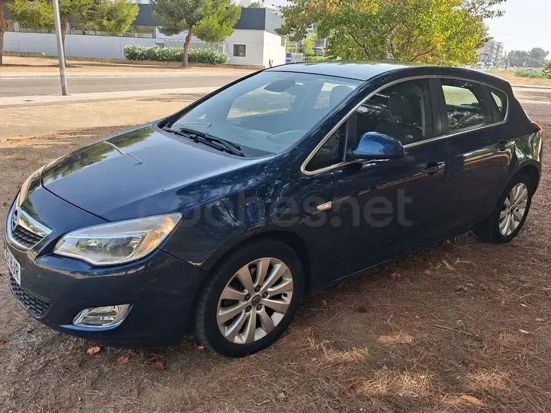 Usado Opel Astra Selective 125 CV (91 kW) 2012 Azul Berlina
