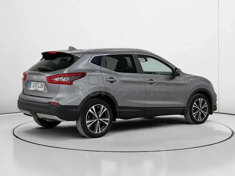 Usado Nissan Qashqai Acenta 160 CV (117 kW) 2019 Gris / plata SUV