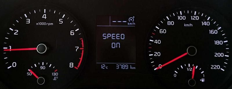 Usado Kia Stonic 120 CV (88 kW) 2019 Gris SUV