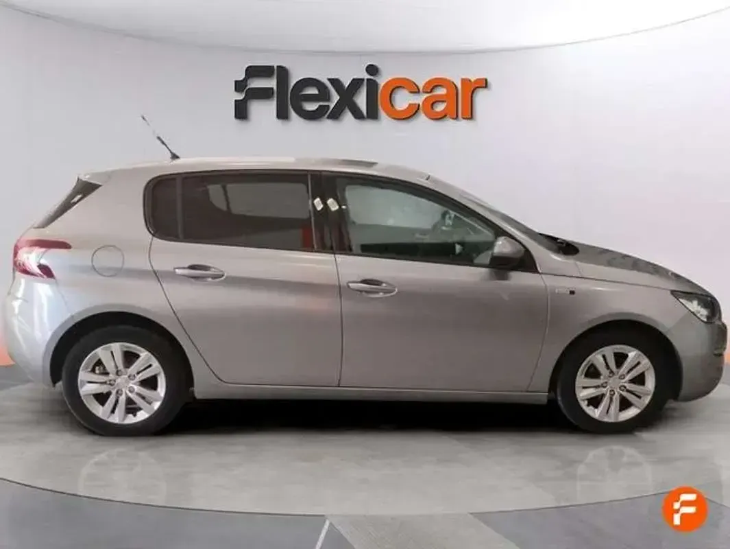 Usado Peugeot 308 Access 99 CV (72 kW) 2017 Gris Utilitario