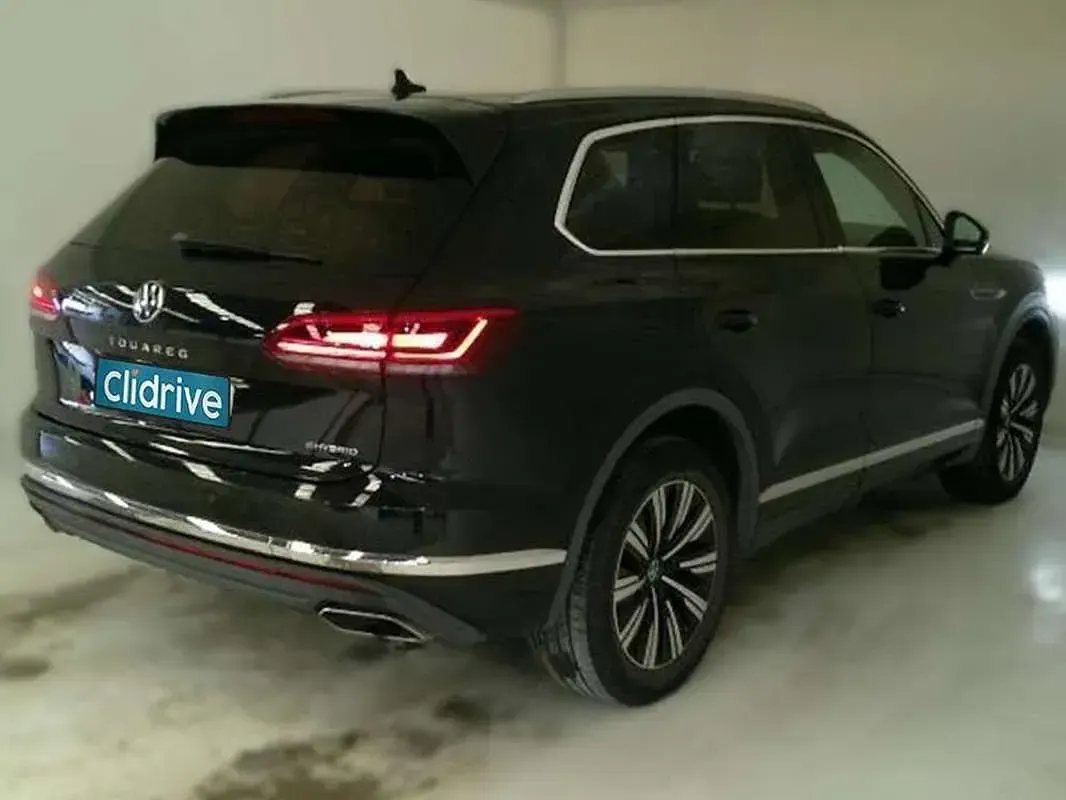 Second-hand VW Touareg 381 CP (280 kW) 2020 Negru SUV