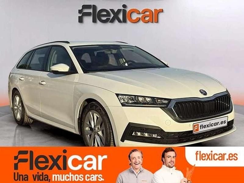 Usado Skoda Octavia Ambition 116 CV (85 kW) 2023 Blanco Familiar