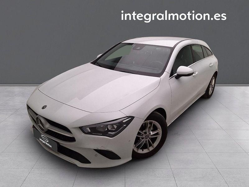 Usado Mercedes CLA180 Shooting Brake 136 CV (100 kW) 2020 Blanco Familiar