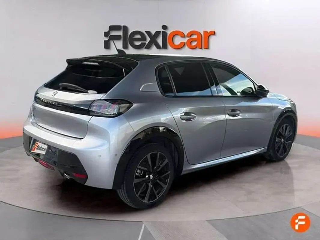 Usado Peugeot 208 GT 101 CV (74 kW) 2021 Gris Utilitario