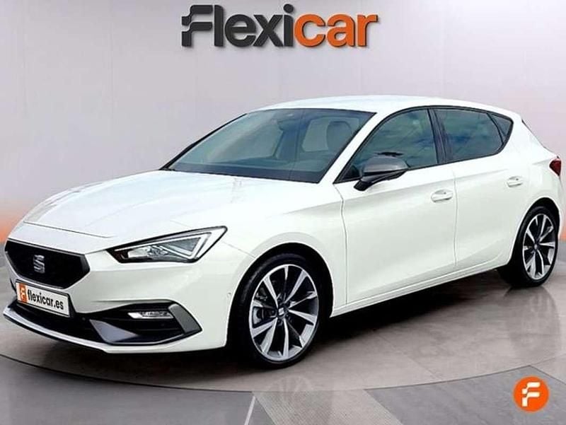 Usado Seat Leon FR 150 CV (110 kW) 2021 Blanco Utilitario