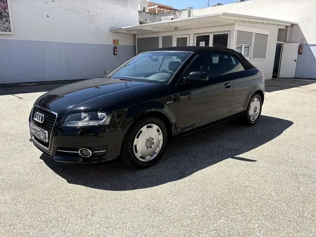 Usado Audi A3 Cabriolet Attraction 105 CV (77 kW) 2010 Negro Descapotable