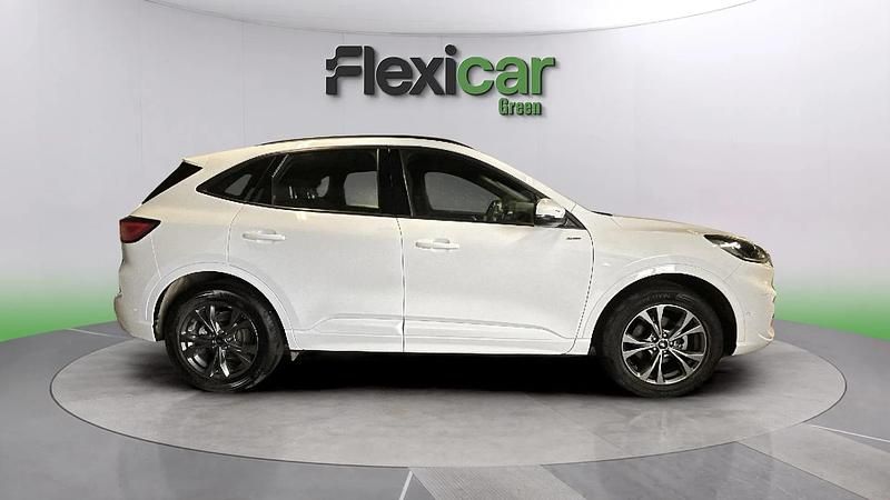 Usado Ford Kuga ST-Line 225 CV (165 kW) 2023 Blanco SUV