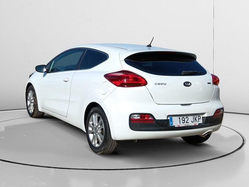 Usado Kia Ceed GT 110 CV (80 kW) 2015 Blanco Utilitario