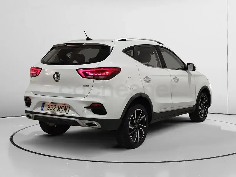 Usado MG ZS Luxury 106 CV (77 kW) 2023 Blanco SUV