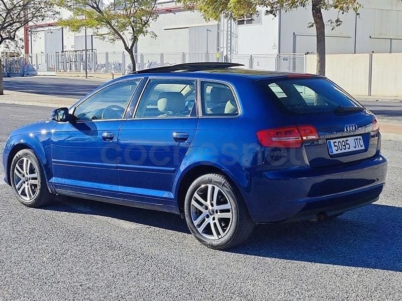 Usado Audi A3 Attraction 105 CV (77 kW) 2012 Azul Utilitario